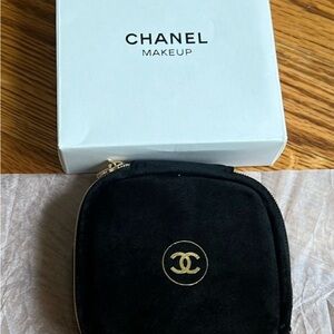 Chanel velvet case w/mirror and silk lining. Use for jewelry when you travel